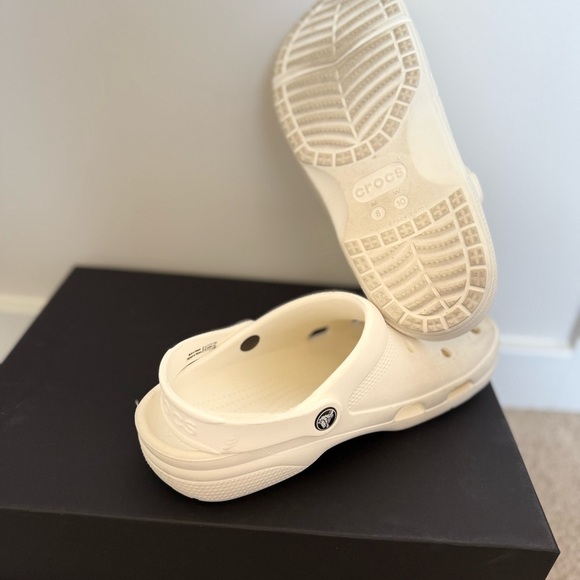 CROCS Classic Cream Clogs - Picture 6 of 6